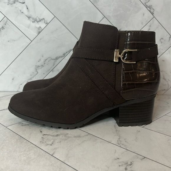 NWT Karen Scott Womens Brown Francess Suede/Leather Heel Shoe Size 5.5M - Picture 2 of 9